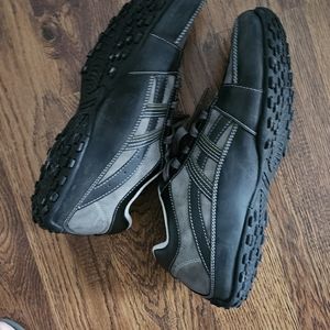 Skechers city walkers.